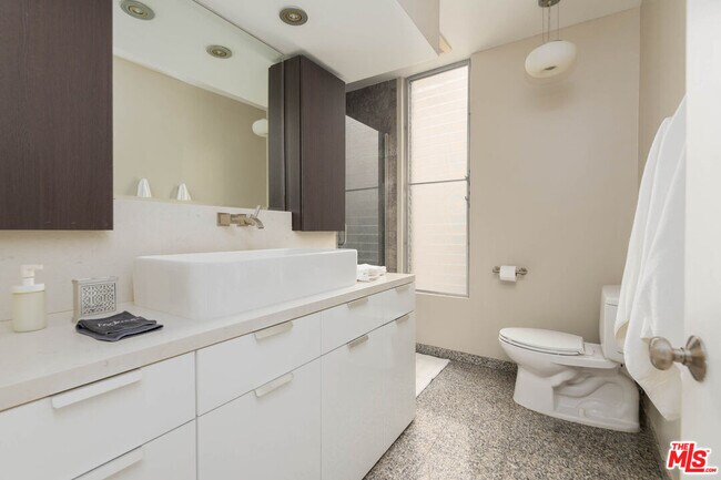 Building Photo - 18065 Coastline Dr