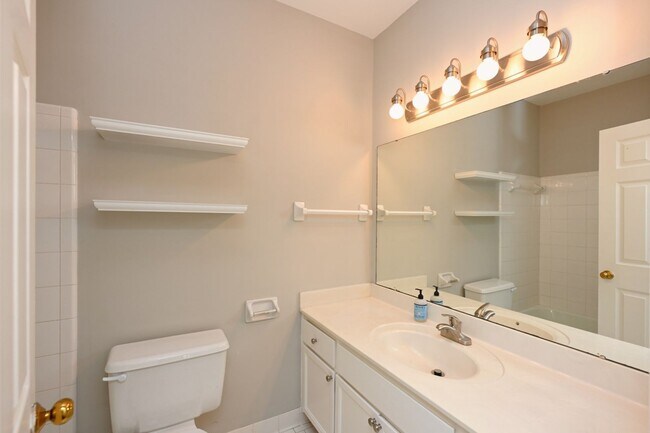 Building Photo - **UPDATED FIRST-FLOOR CONDO IN DESIRABLE P...