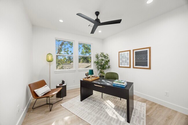 Building Photo - 4611 Dewberry St