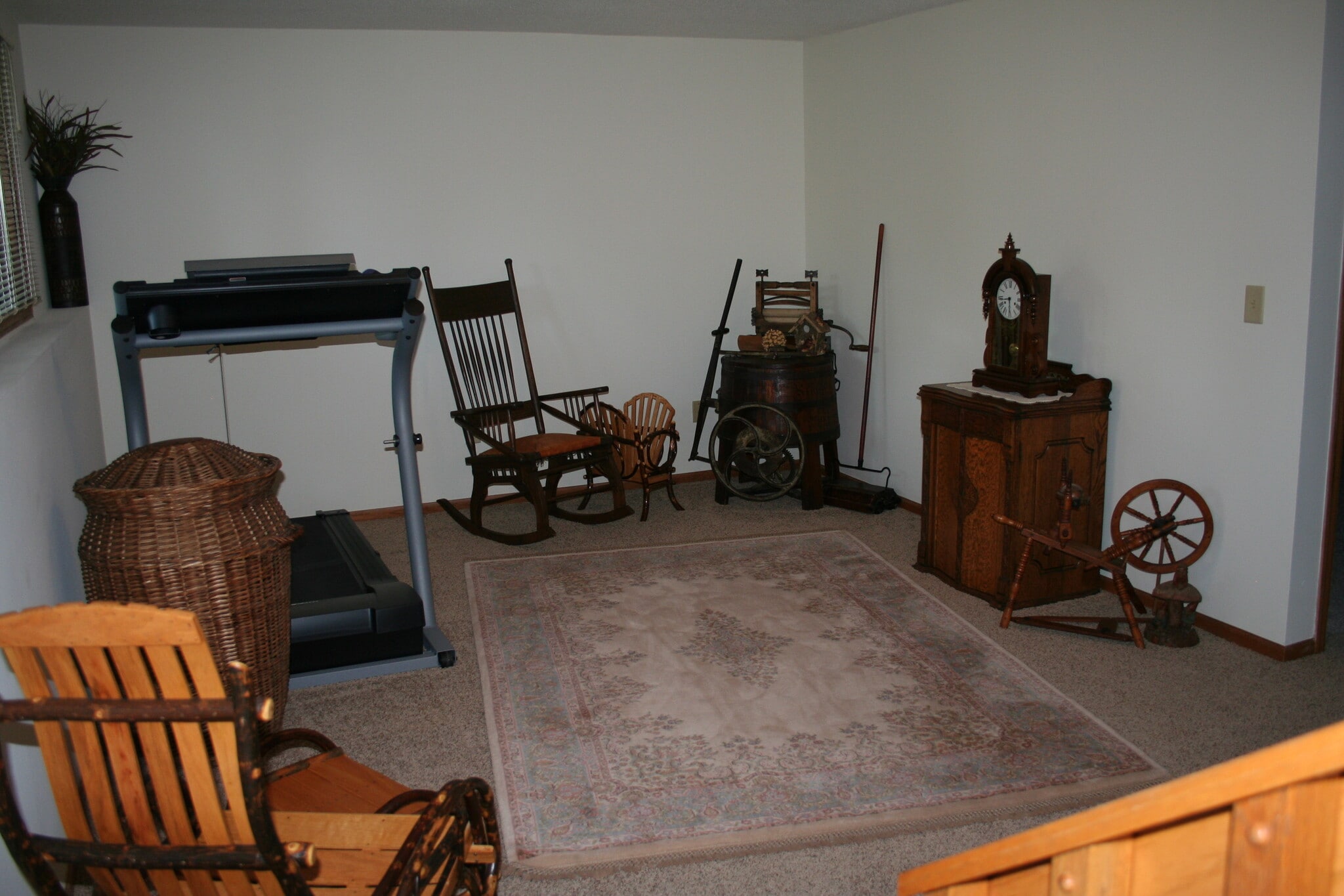 Lower level family room - 979 11th Ave S