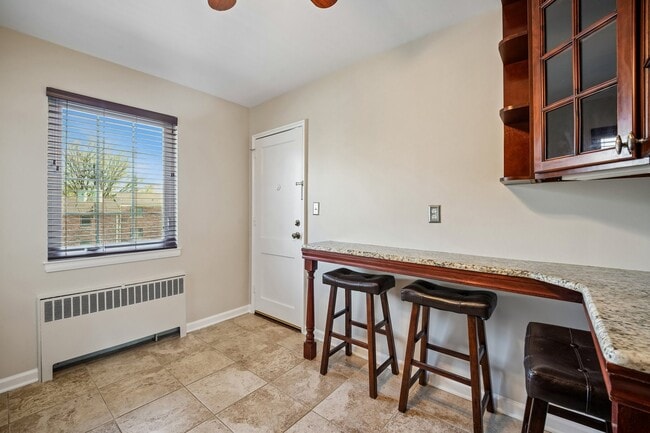 Building Photo - 69B Troy Dr