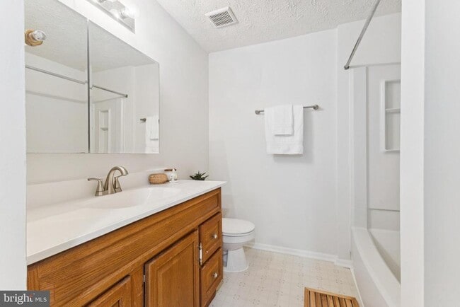 Building Photo - 5555 Caithness Ct