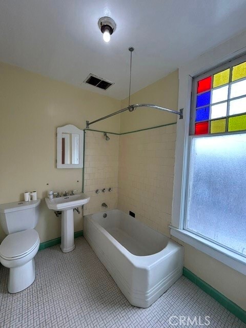 Building Photo - 380 W 15th St