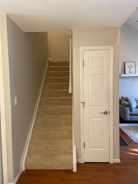 Stairwell to Master Suite / Pantry - 525 Olmsted Park Pl