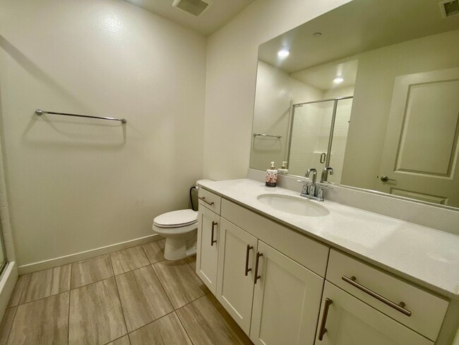 Building Photo - Modern 3-Bed, 3-Bath Home with Garage & Resort-Style Amenities