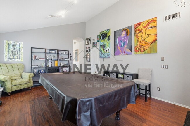 Building Photo - 1307 E Century Ave