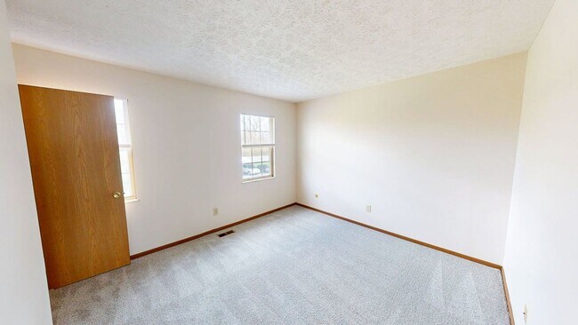 Building Photo - 5917 Shadow Lake Cir