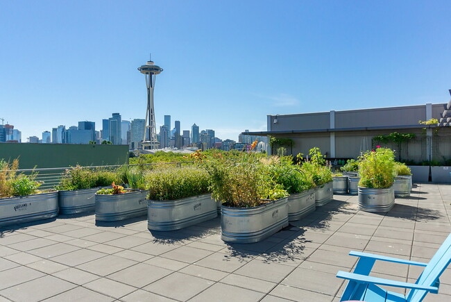 Building Photo - Expo