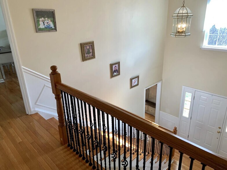 Building Photo - 124 Charlton Ct