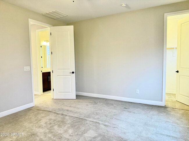 Building Photo - 1732 W Myrna Ln