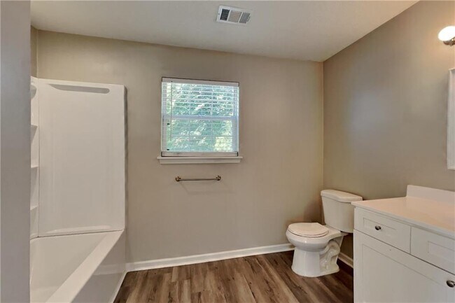 Building Photo - 679 Fernstone Trail