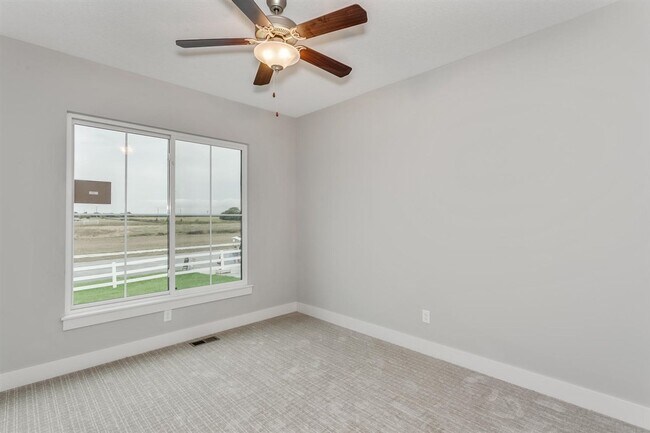 Building Photo - Impeccable 5 Bedroom Beauty in Cornerstone!