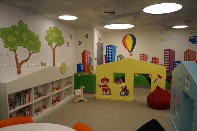 Building Photo - 5350 NW 84th Ave