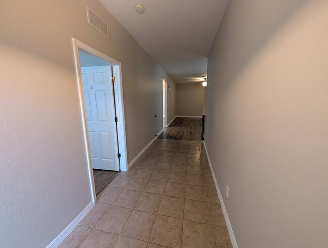 Building Photo - Charming 4-Bedroom Haven
