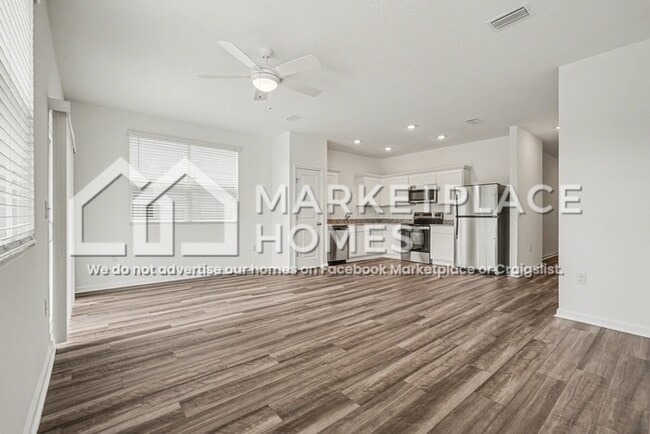 Building Photo - 11890 Sylvia St