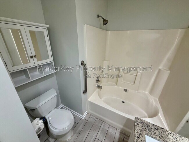 Building Photo - 114 Pointe Crest Ct