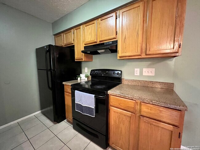 Building Photo - 3616 Fairmeadows St