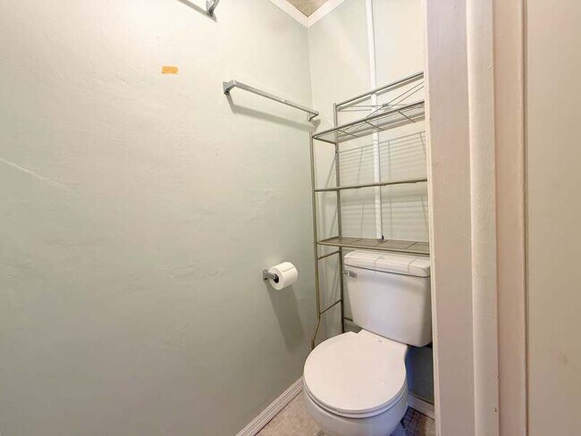 Building Photo - 5239 Eagle Dr