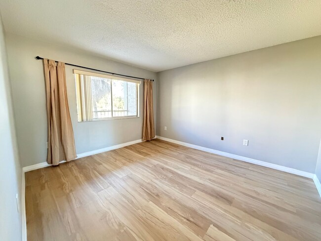 Building Photo - RESORT-STYLE 55+ LIVING — 1 BED / 1 BATH WITH PRIVATE LANAI & GOLF COURSE VIEWS! ? 1 MONTH FREE ?