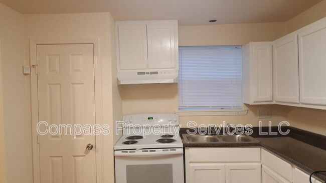 Building Photo - 507 Dunbar Ave