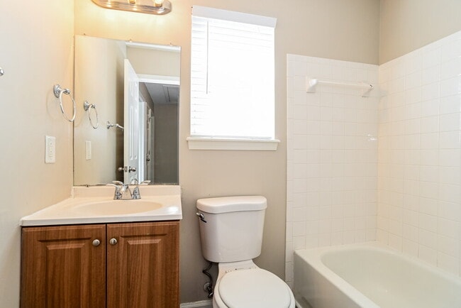 Building Photo - 8129 Vermilion Dr