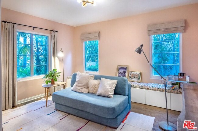 Building Photo - 408 17th St