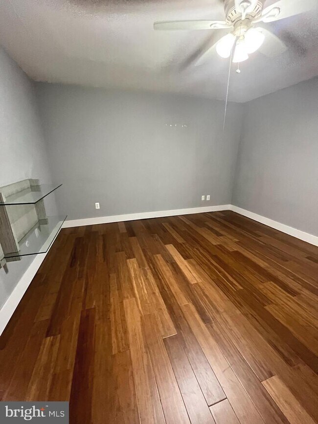Building Photo - 4000 Gypsy Ln