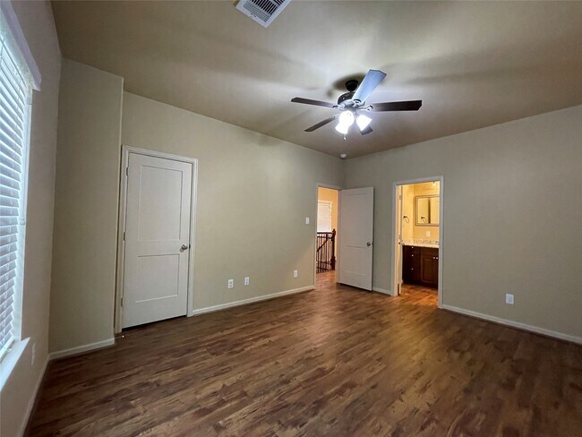 Building Photo - 26148 Avenue E