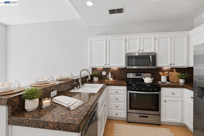 Building Photo - 4039 Ghiotti Ct