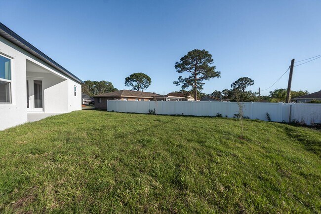 Building Photo - Peaceful and Private setting new construct...