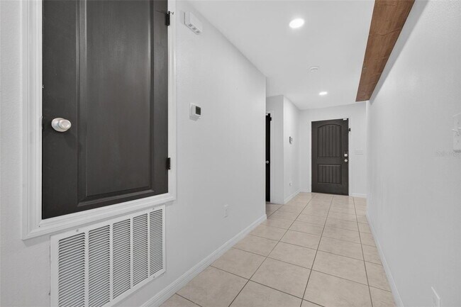 Building Photo - 1097 Augustus Dr