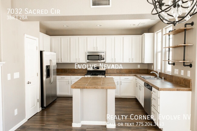 Building Photo - 7032 Sacred Cir