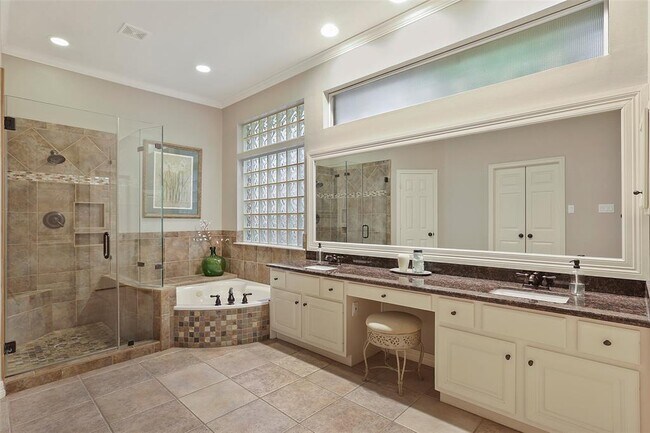 Building Photo - 71 Ivory Moon Pl