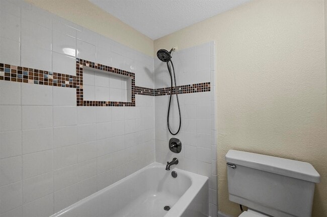 Building Photo - 6005 Dooley Dr