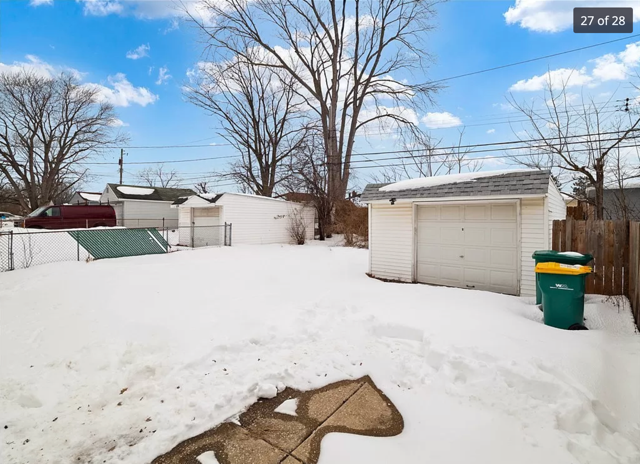 Tenant's Garage - 18815 Fairway Ave