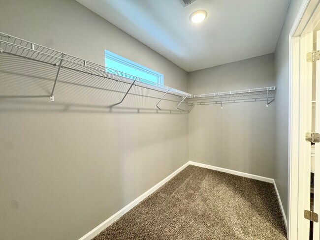 Building Photo - 127 Landry Ln