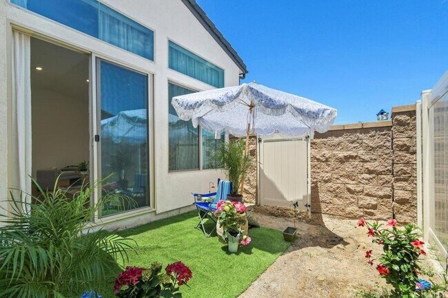 Building Photo - 12639 Elizabeth Wy