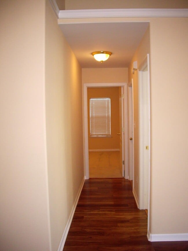Building Photo - 1043 Winter Ln