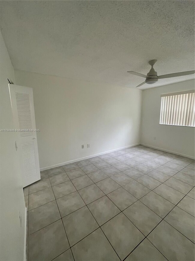Building Photo - 12370 SW 52nd Pl