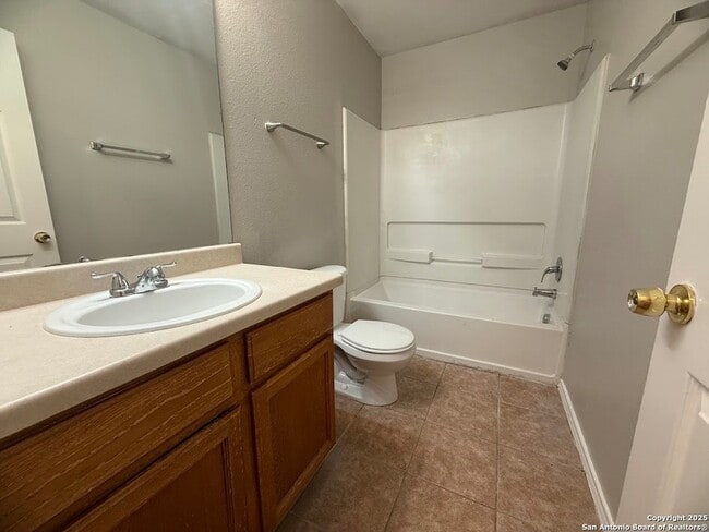 Building Photo - 5602 Golf Mist