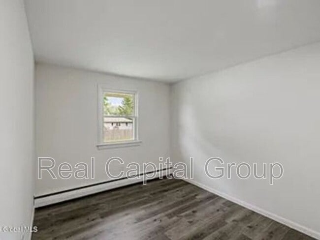 Building Photo - 309 Harlem St