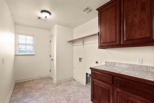 Building Photo - 2908 Arbor Ct
