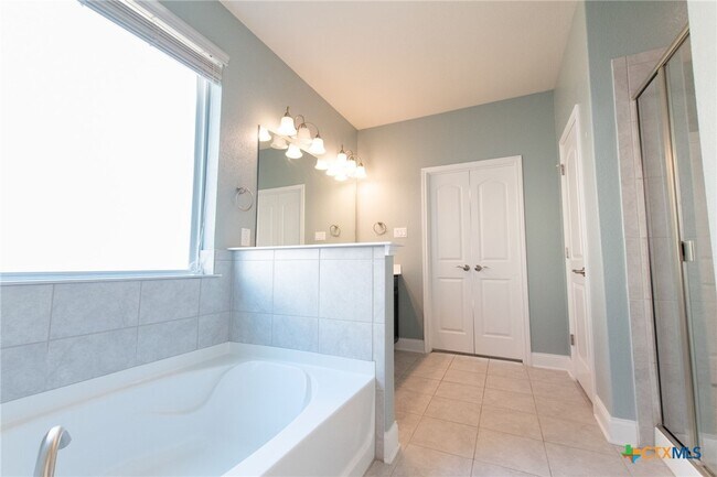 Building Photo - 846 Olive Ln
