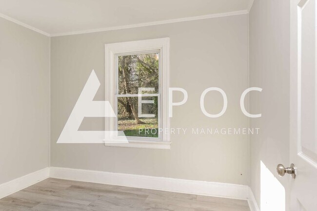 Building Photo - 909 Grant St