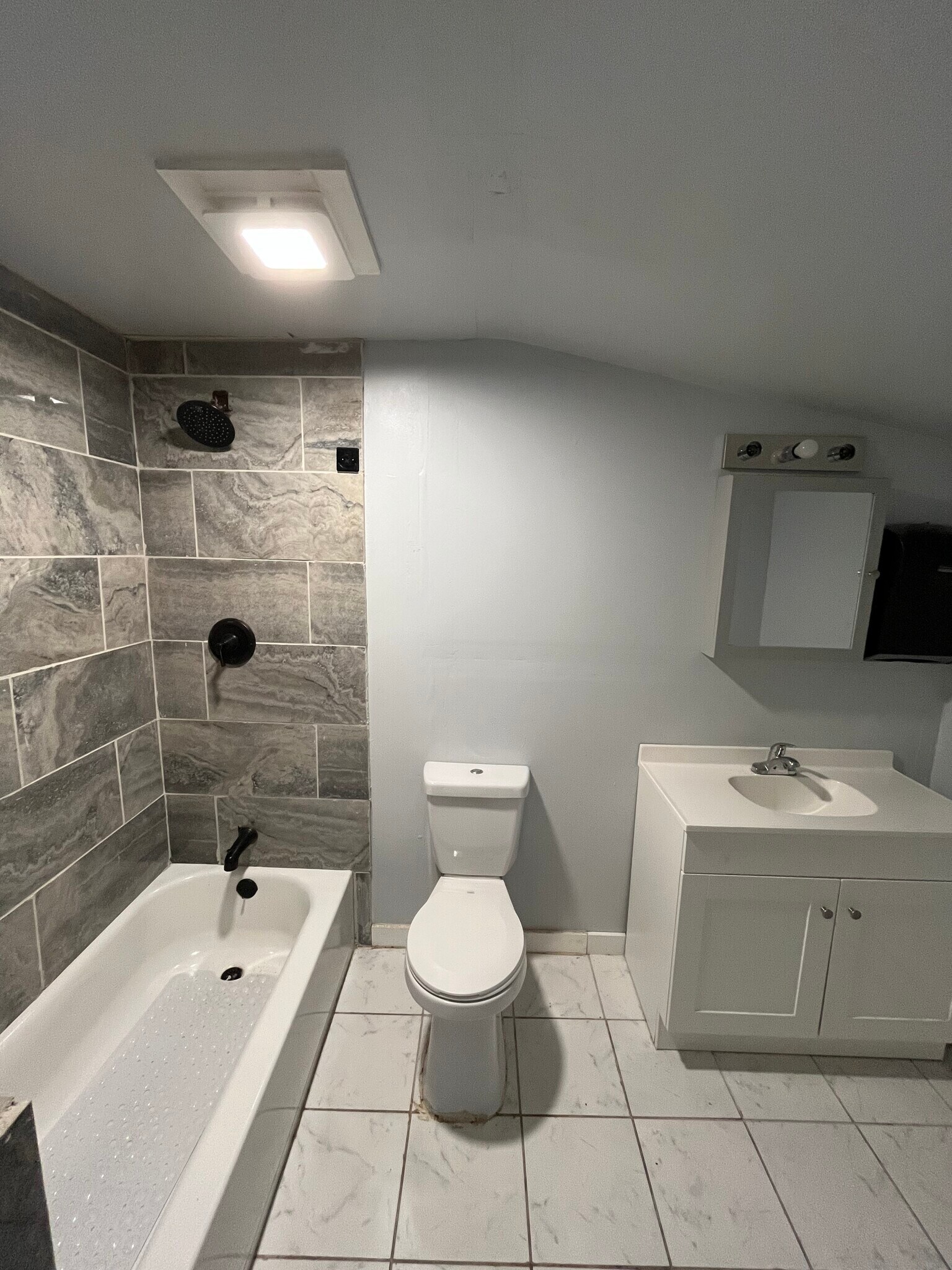 Building Photo - 915 S 8th St