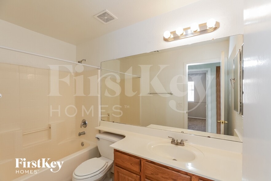 Building Photo - 14944 N 133rd Dr