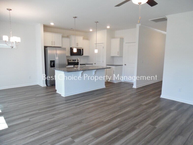 Building Photo - 245 Brown Cir