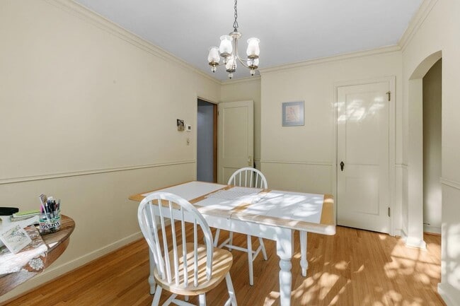 Building Photo - 201 Melbourne Ave SE