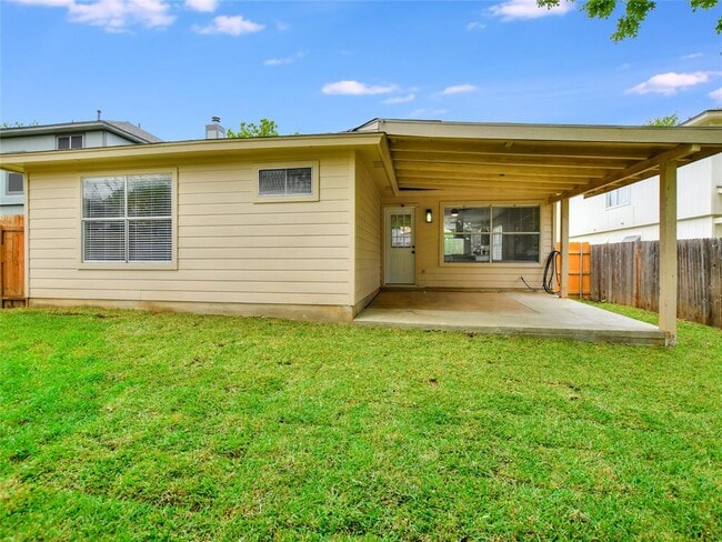 Building Photo - 1303 Green Terrace Dr