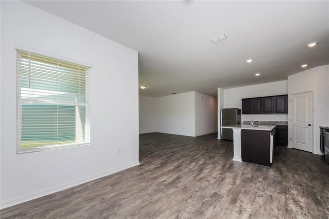 Building Photo - 142 Hidden Lk Lp